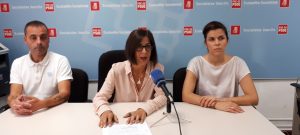 Foto rueda de prensa Juan Antonio, Ana Belén y Alba